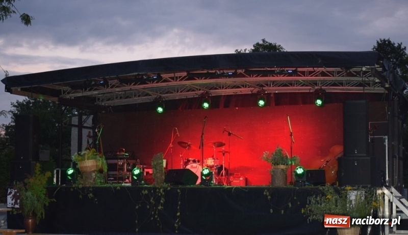 Zdjęcie w galerii na portalu naszraciborz.pl: Wianki w Rudzie, czyli I Noc Świętojańska w Kuźni Raciborskiej wiadomości z regionu