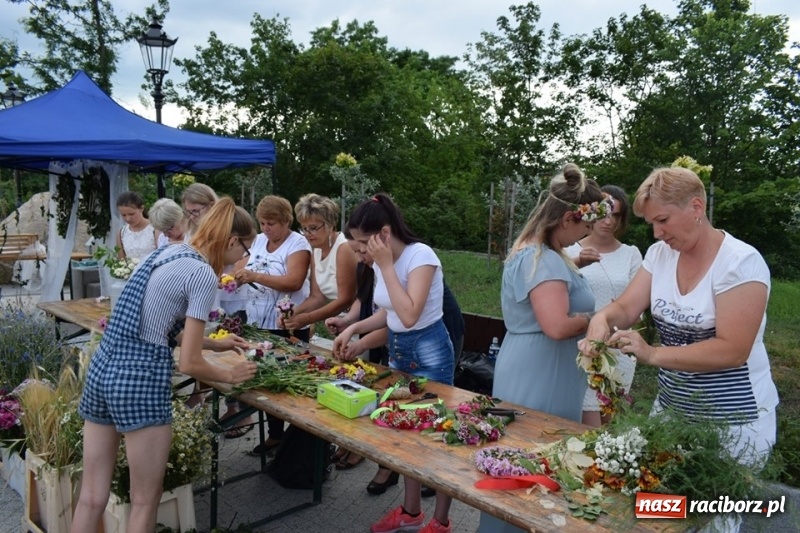 Zdjęcie w galerii na portalu naszraciborz.pl: Wianki w Rudzie, czyli I Noc Świętojańska w Kuźni Raciborskiej wiadomości z regionu