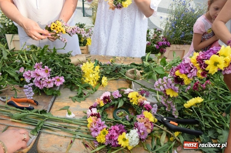 Zdjęcie w galerii na portalu naszraciborz.pl: Wianki w Rudzie, czyli I Noc Świętojańska w Kuźni Raciborskiej wiadomości z regionu