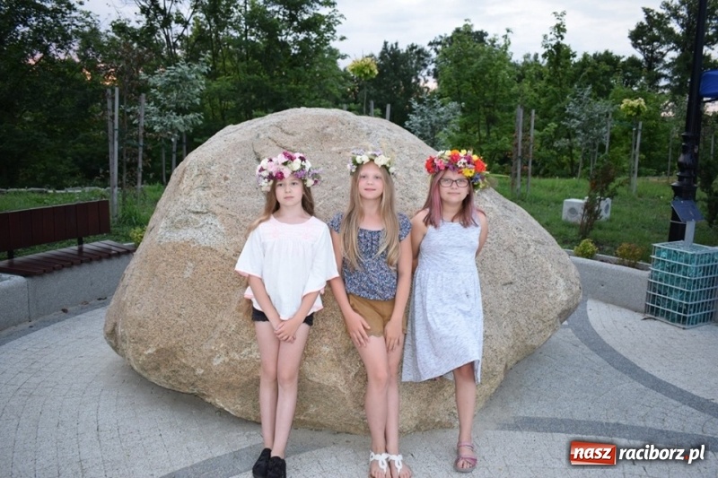 Zdjęcie w galerii na portalu naszraciborz.pl: Wianki w Rudzie, czyli I Noc Świętojańska w Kuźni Raciborskiej wiadomości z regionu