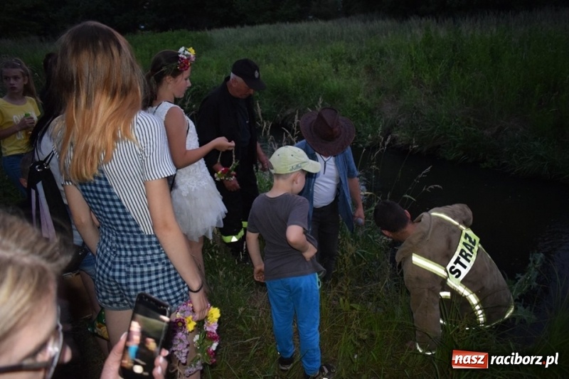 Zdjęcie w galerii na portalu naszraciborz.pl: Wianki w Rudzie, czyli I Noc Świętojańska w Kuźni Raciborskiej wiadomości z regionu
