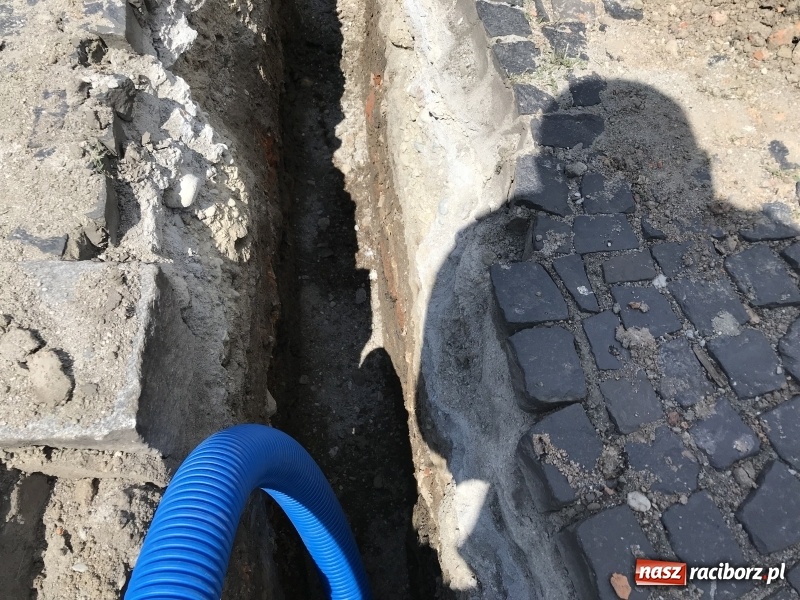 Zdjęcie w galerii na portalu naszraciborz.pl: Archeolodzy odkryli na rynku fragment ratusza?  wiadomości z regionu