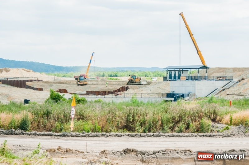 Zdjęcie w galerii na portalu naszraciborz.pl: Zbiornik Racibórz to plac budowy. Kto odpowiada za bezpieczeństwo?  wiadomości z regionu