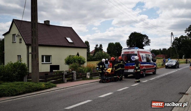 Zdjęcie w galerii na portalu naszraciborz.pl: Wypadek w Krzanowicach. Lądował śmigłowiec LPR [FOTO i WIDEO] wiadomości z regionu