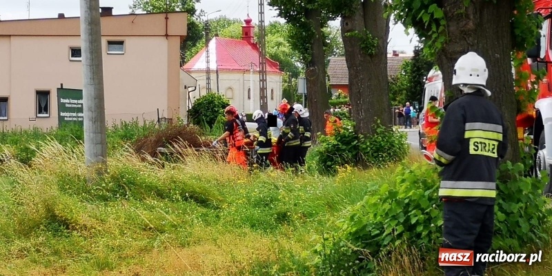 Zdjęcie w galerii na portalu naszraciborz.pl: Wypadek w Krzanowicach. Lądował śmigłowiec LPR [FOTO i WIDEO] wiadomości z regionu