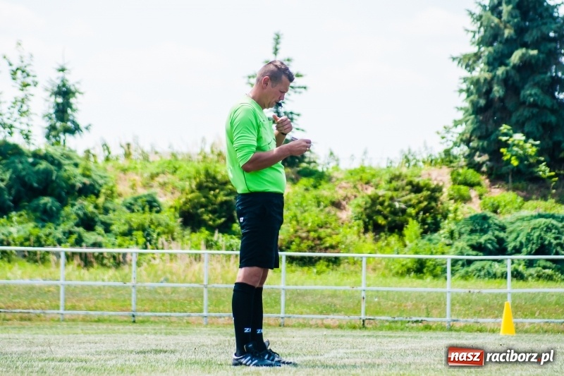 Zdjęcie w galerii na portalu naszraciborz.pl: W Pietrowicach Wielkich grali dla Arka [FOTO] wiadomości z regionu