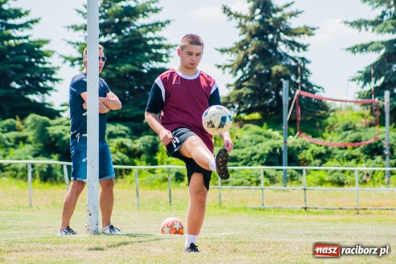 Zdjęcie w galerii na portalu naszraciborz.pl: W Pietrowicach Wielkich grali dla Arka [FOTO] wiadomości z regionu