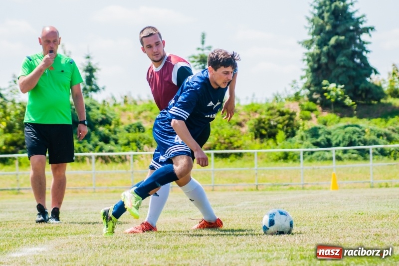 Zdjęcie w galerii na portalu naszraciborz.pl: W Pietrowicach Wielkich grali dla Arka [FOTO] wiadomości z regionu