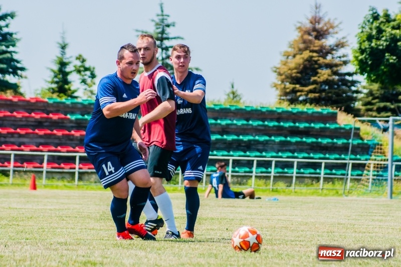 Zdjęcie w galerii na portalu naszraciborz.pl: W Pietrowicach Wielkich grali dla Arka [FOTO] wiadomości z regionu
