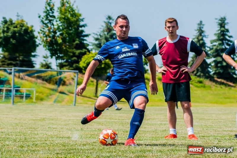 Zdjęcie w galerii na portalu naszraciborz.pl: W Pietrowicach Wielkich grali dla Arka [FOTO] wiadomości z regionu