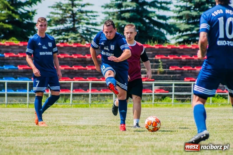 Zdjęcie w galerii na portalu naszraciborz.pl: W Pietrowicach Wielkich grali dla Arka [FOTO] wiadomości z regionu