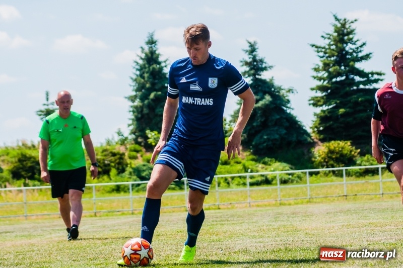 Zdjęcie w galerii na portalu naszraciborz.pl: W Pietrowicach Wielkich grali dla Arka [FOTO] wiadomości z regionu