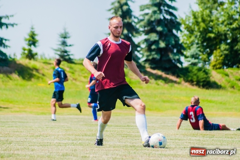 Zdjęcie w galerii na portalu naszraciborz.pl: W Pietrowicach Wielkich grali dla Arka [FOTO] wiadomości z regionu