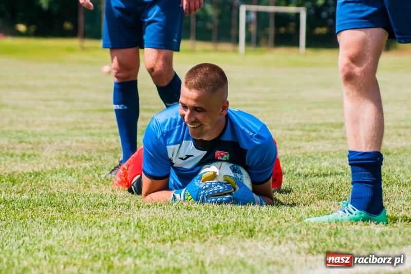 Zdjęcie w galerii na portalu naszraciborz.pl: W Pietrowicach Wielkich grali dla Arka [FOTO] wiadomości z regionu