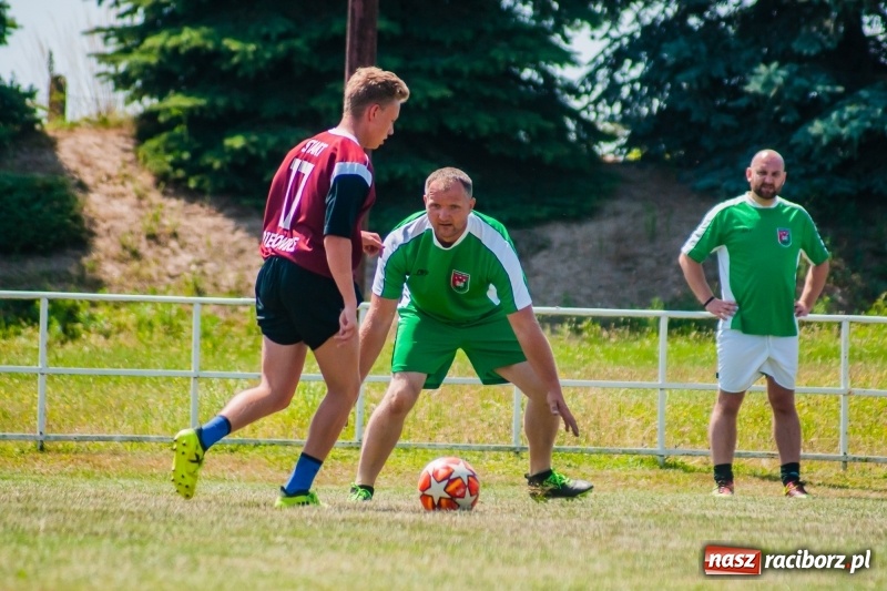 Zdjęcie w galerii na portalu naszraciborz.pl: W Pietrowicach Wielkich grali dla Arka [FOTO] wiadomości z regionu