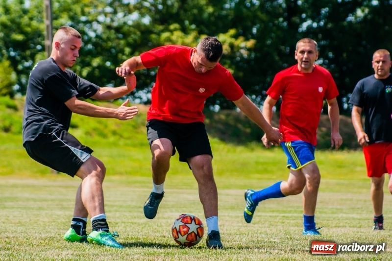 Zdjęcie w galerii na portalu naszraciborz.pl: W Pietrowicach Wielkich grali dla Arka [FOTO] wiadomości z regionu