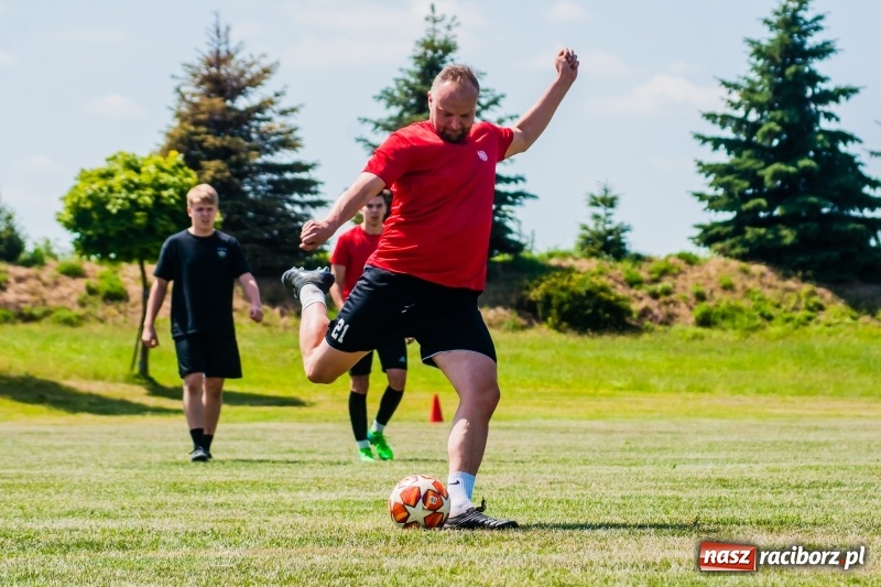 Zdjęcie w galerii na portalu naszraciborz.pl: W Pietrowicach Wielkich grali dla Arka [FOTO] wiadomości z regionu