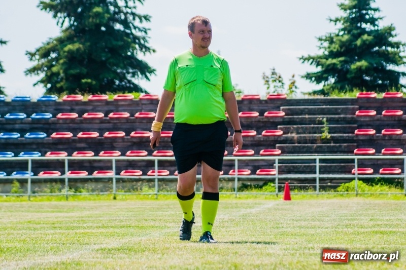 Zdjęcie w galerii na portalu naszraciborz.pl: W Pietrowicach Wielkich grali dla Arka [FOTO] wiadomości z regionu