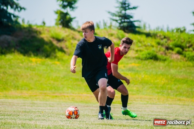 Zdjęcie w galerii na portalu naszraciborz.pl: W Pietrowicach Wielkich grali dla Arka [FOTO] wiadomości z regionu