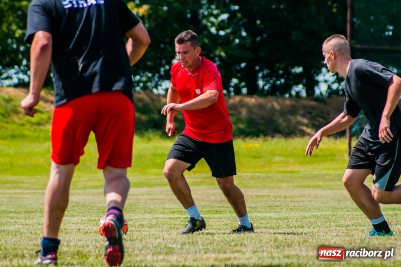 Zdjęcie w galerii na portalu naszraciborz.pl: W Pietrowicach Wielkich grali dla Arka [FOTO] wiadomości z regionu