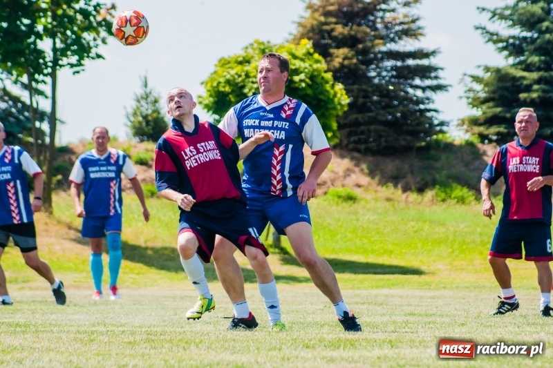 Zdjęcie w galerii na portalu naszraciborz.pl: W Pietrowicach Wielkich grali dla Arka [FOTO] wiadomości z regionu