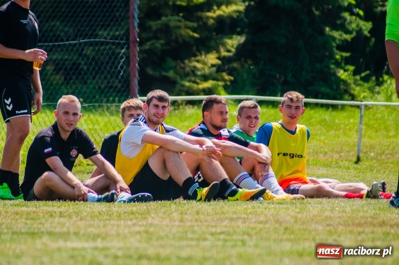 Zdjęcie w galerii na portalu naszraciborz.pl: W Pietrowicach Wielkich grali dla Arka [FOTO] wiadomości z regionu