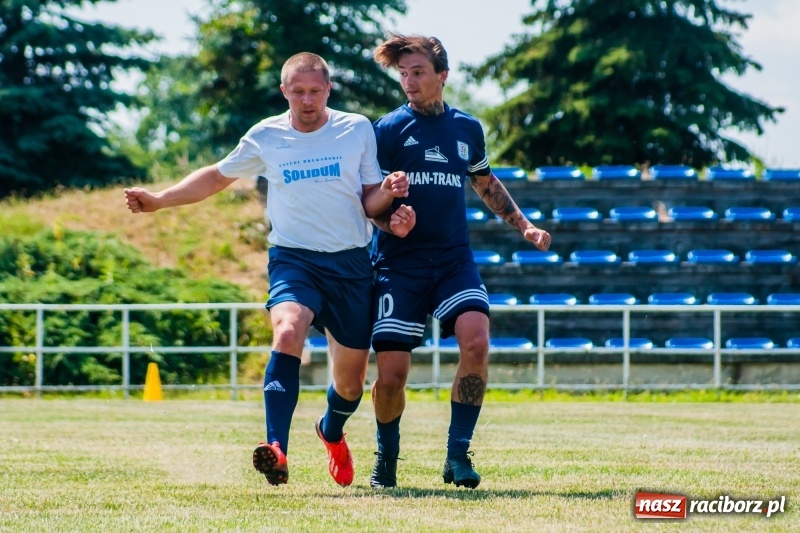 Zdjęcie w galerii na portalu naszraciborz.pl: W Pietrowicach Wielkich grali dla Arka [FOTO] wiadomości z regionu