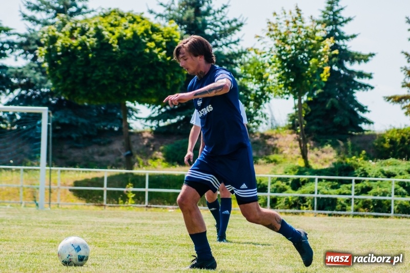 Zdjęcie w galerii na portalu naszraciborz.pl: W Pietrowicach Wielkich grali dla Arka [FOTO] wiadomości z regionu