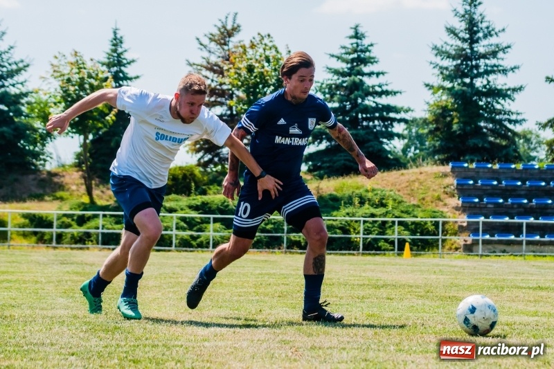 Zdjęcie w galerii na portalu naszraciborz.pl: W Pietrowicach Wielkich grali dla Arka [FOTO] wiadomości z regionu