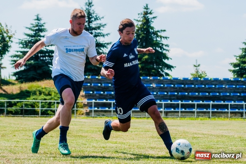 Zdjęcie w galerii na portalu naszraciborz.pl: W Pietrowicach Wielkich grali dla Arka [FOTO] wiadomości z regionu