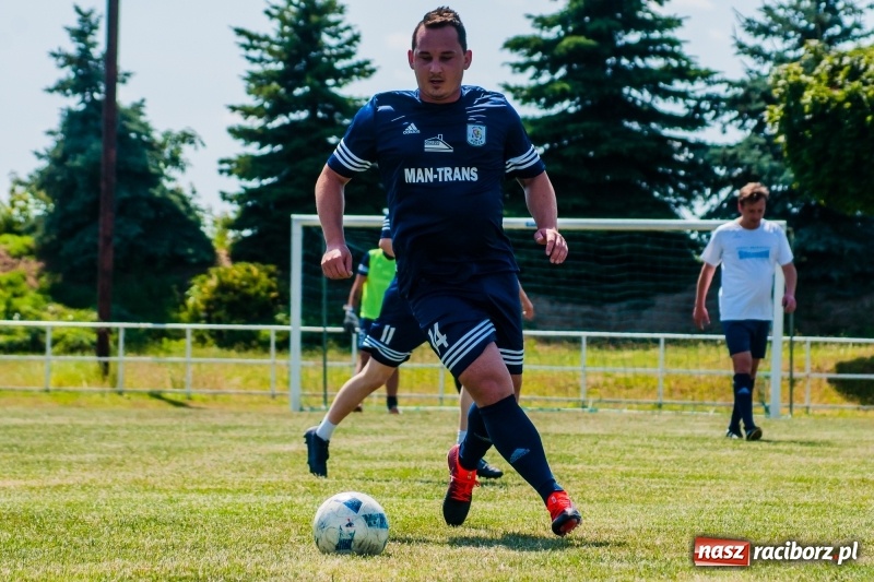 Zdjęcie w galerii na portalu naszraciborz.pl: W Pietrowicach Wielkich grali dla Arka [FOTO] wiadomości z regionu