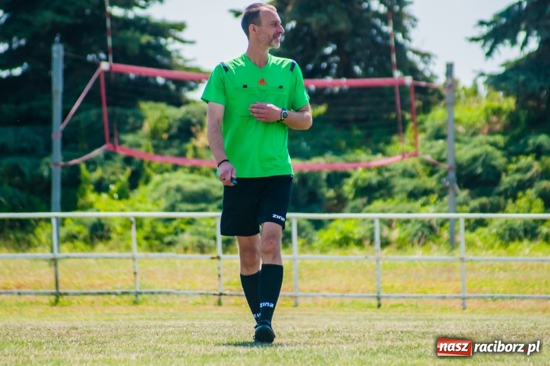 Zdjęcie w galerii na portalu naszraciborz.pl: W Pietrowicach Wielkich grali dla Arka [FOTO] wiadomości z regionu