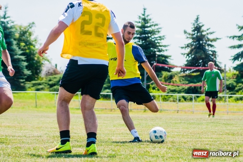 Zdjęcie w galerii na portalu naszraciborz.pl: W Pietrowicach Wielkich grali dla Arka [FOTO] wiadomości z regionu