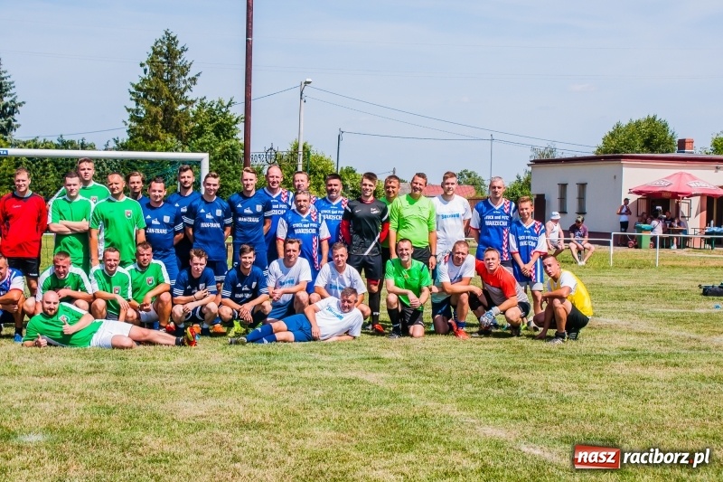 Zdjęcie w galerii na portalu naszraciborz.pl: W Pietrowicach Wielkich grali dla Arka [FOTO] wiadomości z regionu