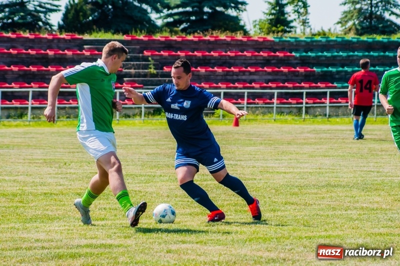 Zdjęcie w galerii na portalu naszraciborz.pl: W Pietrowicach Wielkich grali dla Arka [FOTO] wiadomości z regionu