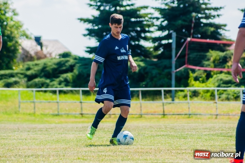 Zdjęcie w galerii na portalu naszraciborz.pl: W Pietrowicach Wielkich grali dla Arka [FOTO] wiadomości z regionu