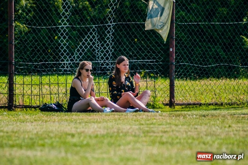 Zdjęcie w galerii na portalu naszraciborz.pl: W Pietrowicach Wielkich grali dla Arka [FOTO] wiadomości z regionu