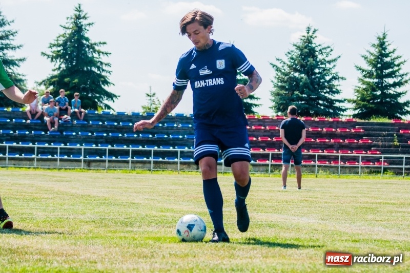 Zdjęcie w galerii na portalu naszraciborz.pl: W Pietrowicach Wielkich grali dla Arka [FOTO] wiadomości z regionu
