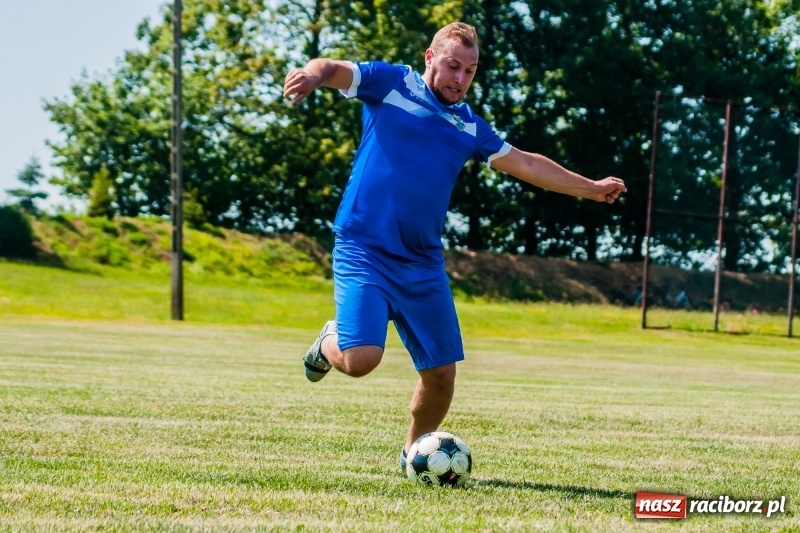 Zdjęcie w galerii na portalu naszraciborz.pl: W Pietrowicach Wielkich grali dla Arka [FOTO] wiadomości z regionu