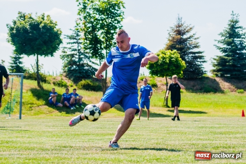 Zdjęcie w galerii na portalu naszraciborz.pl: W Pietrowicach Wielkich grali dla Arka [FOTO] wiadomości z regionu