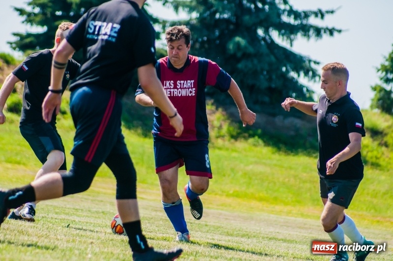 Zdjęcie w galerii na portalu naszraciborz.pl: W Pietrowicach Wielkich grali dla Arka [FOTO] wiadomości z regionu