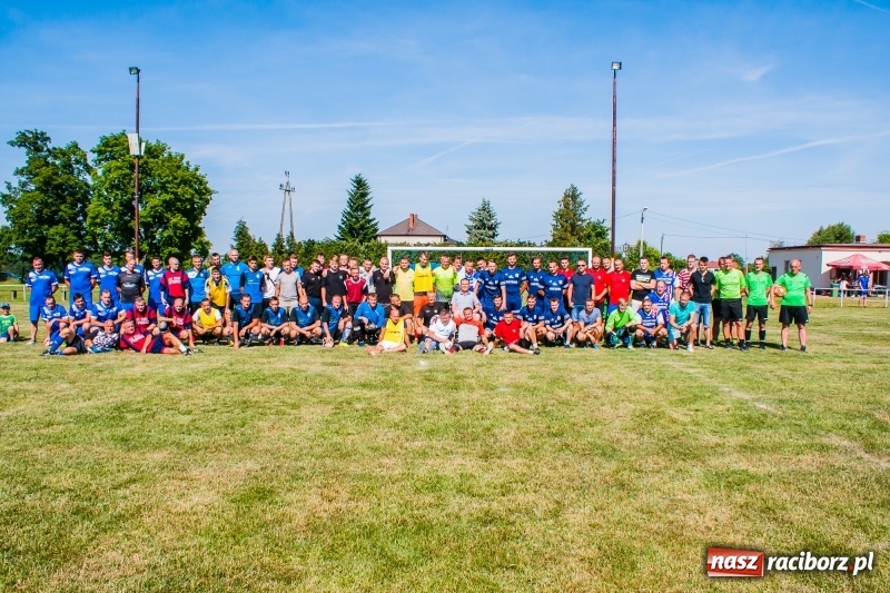 Zdjęcie w galerii na portalu naszraciborz.pl: W Pietrowicach Wielkich grali dla Arka [FOTO] wiadomości z regionu