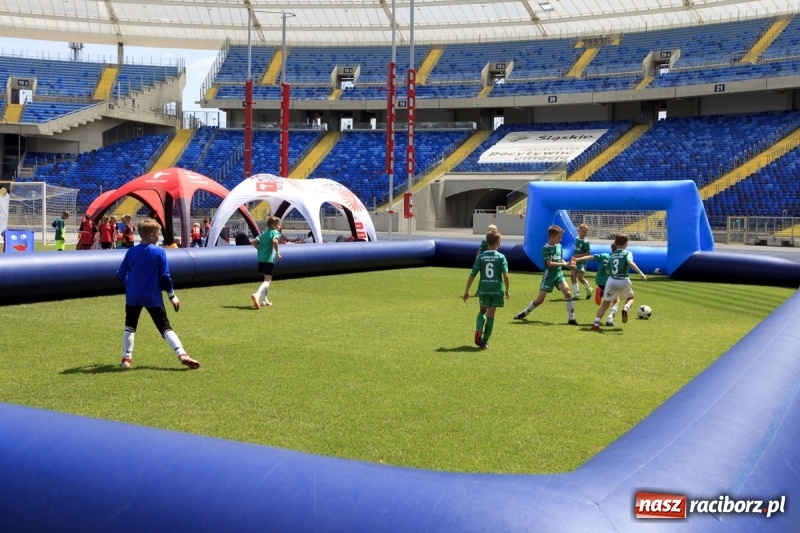 Zdjęcie w galerii na portalu naszraciborz.pl: Żacy Podokręgu Racibórz zagrali na Śląskim wiadomości z regionu