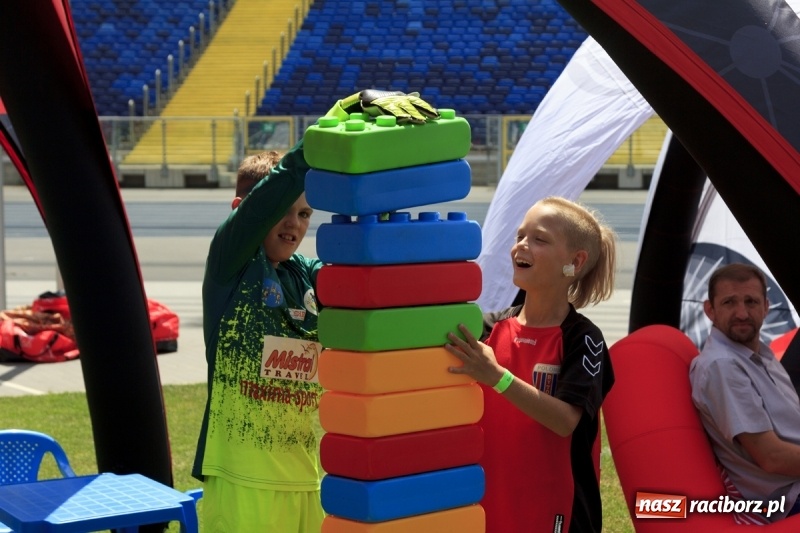 Zdjęcie w galerii na portalu naszraciborz.pl: Żacy Podokręgu Racibórz zagrali na Śląskim wiadomości z regionu
