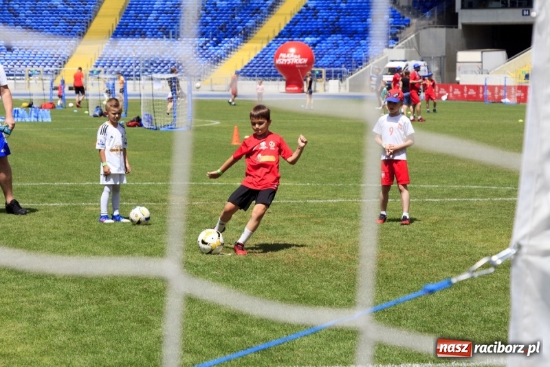 Zdjęcie w galerii na portalu naszraciborz.pl: Żacy Podokręgu Racibórz zagrali na Śląskim wiadomości z regionu