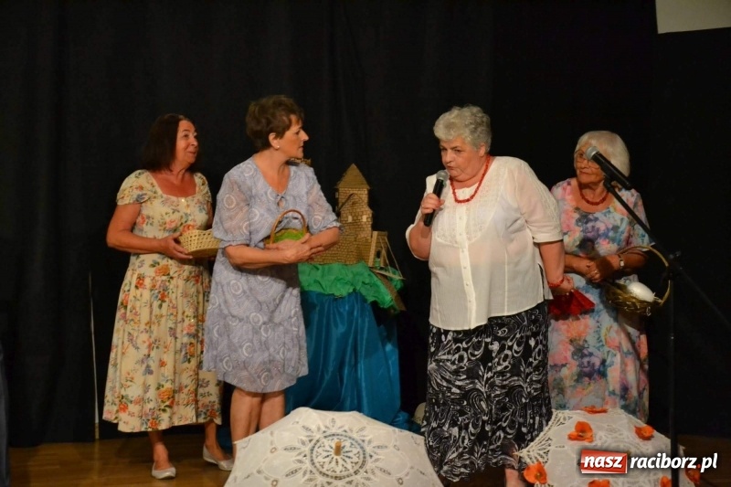 Zdjęcie w galerii na portalu naszraciborz.pl: Z życia wzięte. Teatralna niedziela na zamku  wiadomości z regionu