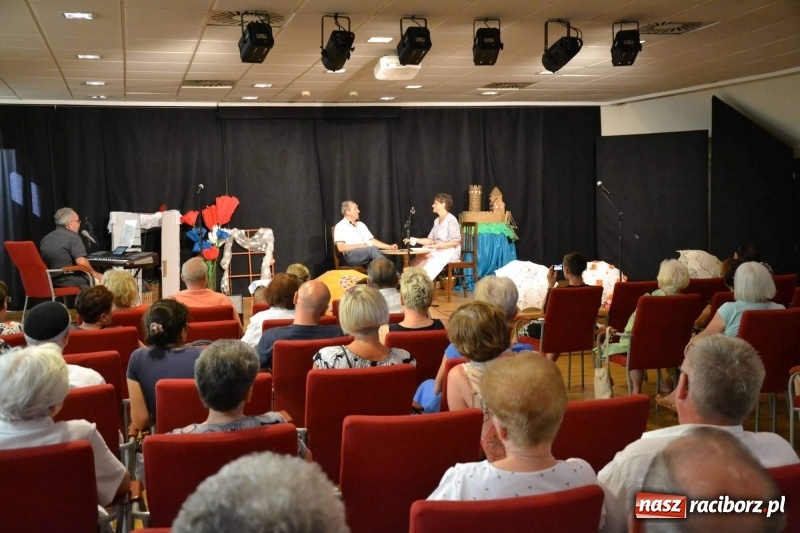 Zdjęcie w galerii na portalu naszraciborz.pl: Z życia wzięte. Teatralna niedziela na zamku  wiadomości z regionu