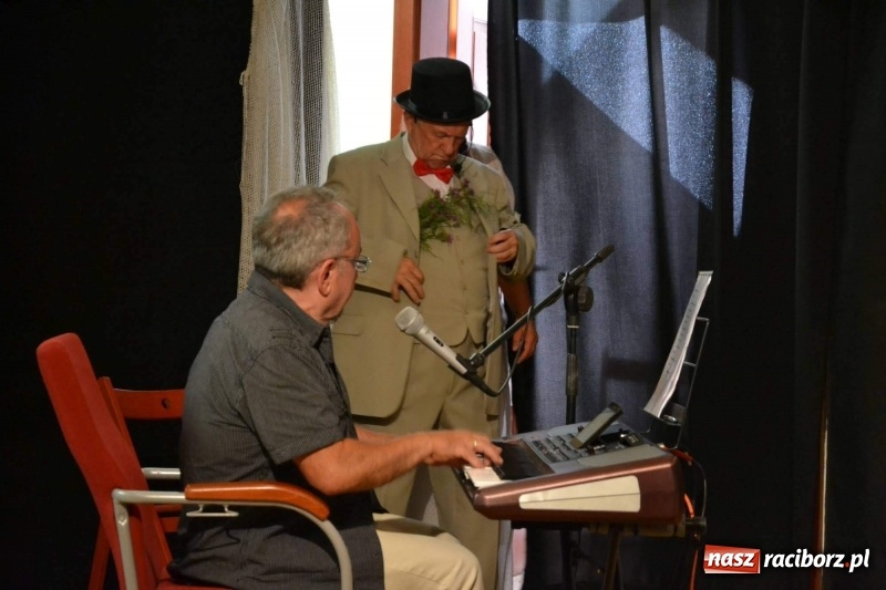 Zdjęcie w galerii na portalu naszraciborz.pl: Z życia wzięte. Teatralna niedziela na zamku  wiadomości z regionu