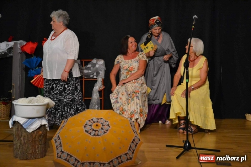 Zdjęcie w galerii na portalu naszraciborz.pl: Z życia wzięte. Teatralna niedziela na zamku  wiadomości z regionu