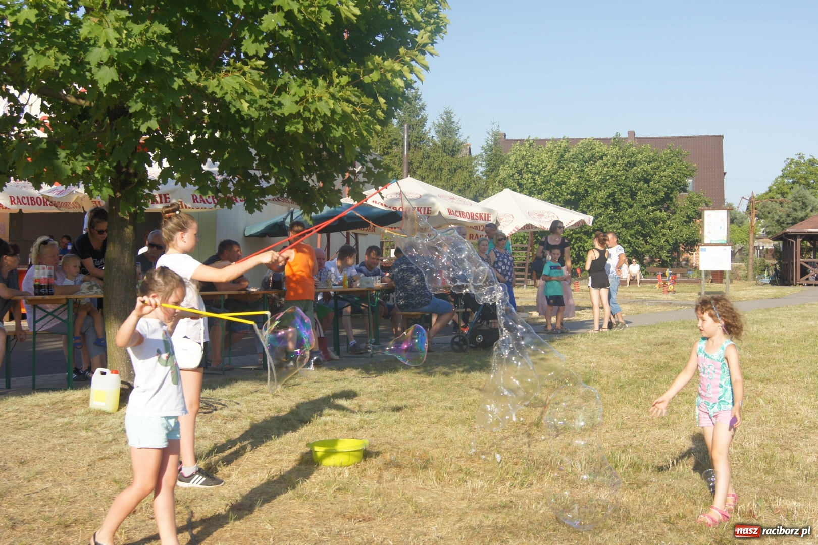 Zdjęcie w galerii na portalu naszraciborz.pl: Festynowe rozpoczęcie wakacji z Szymocicach wiadomości z regionu
